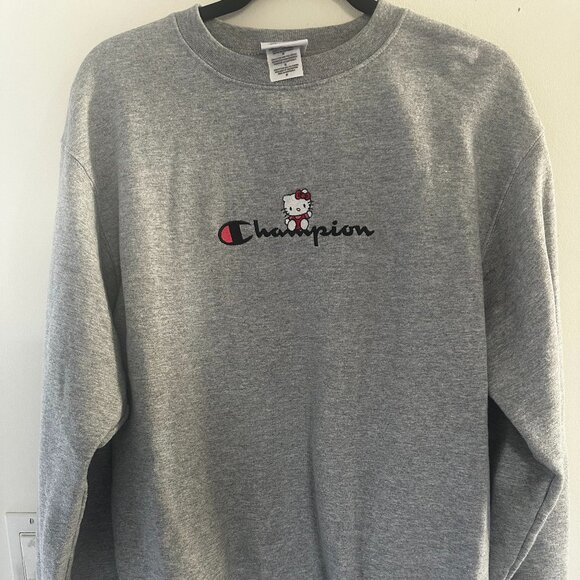 Champion x Hello Kitty Grey Crewneck Pullover Sweatshirt Size M - Picture 1 of 4